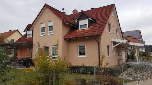 Hohenberg Apartment | Ferienwohnung Am Kapellenäcker