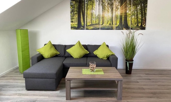 Niedersfeld Apartment | Ferienwohnung Frieda in Winterberg-niedersfeld mit Überdachtem Balkon und Garage