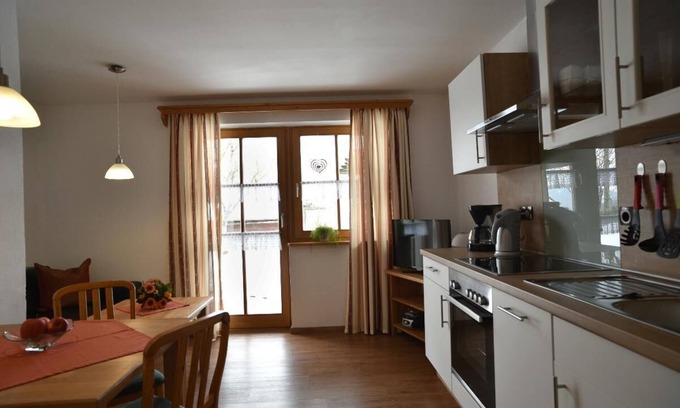 Neuschoenau Apartment | Ferienwohnung 2 mit 1 Schlafzimmer und Terrasse
