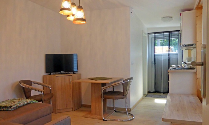 Bodstedt Apartment | Ferienwohnung 3 - Ferienhaus am Waldessaum