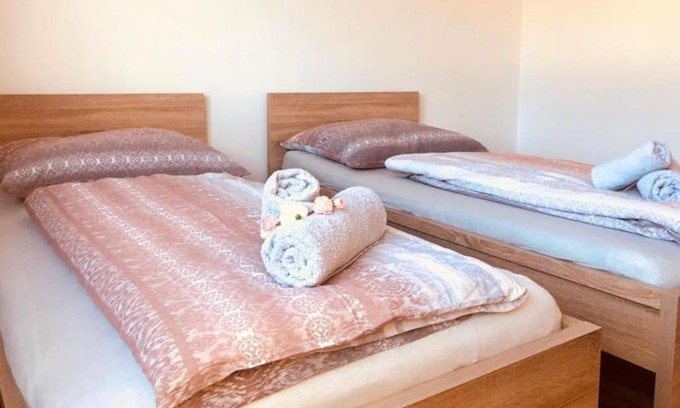Hafendorf Apartment | Ferienwohnung - 3 Zimmer, Petrovic