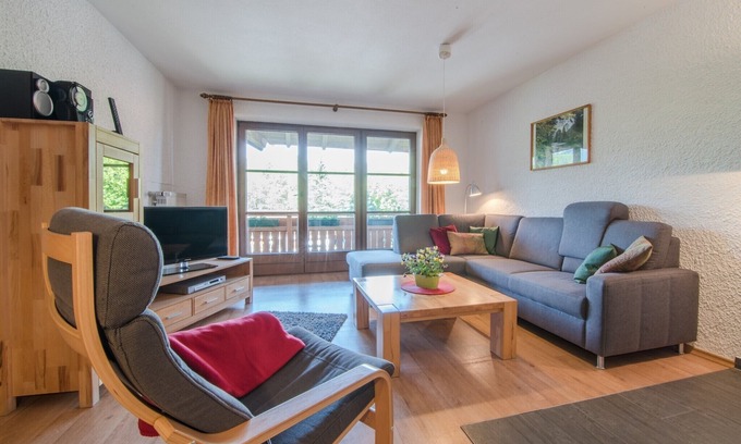 Ruhpolding Apartment | Ferienwohnung -4/1234- (70qm), Balkon, Küche extra, Holzofen, 2 Schlafzimmer und 1 Wohnzimmer, max 4 Pers, WLAN