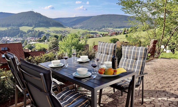 Baiersbronn Apartment | Ferienwohnung am Hirschkopf mit Ausblick auf Baiersbronn
