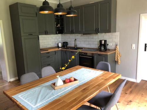 Gramzow Apartment | Ferienwohnung am Rathsburgsee