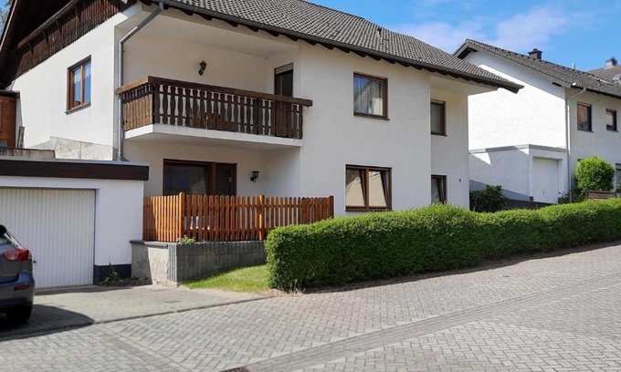 Brohltal Apartment | Ferienwohnung Bausenbergblick