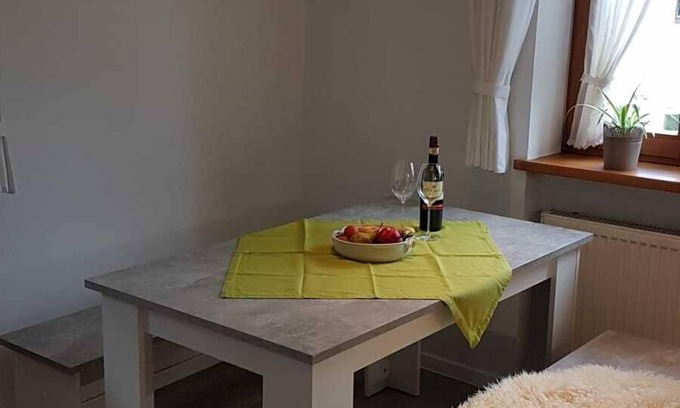 Bad Feilnbach Apartment | Ferienwohnung bis 2 Personen, 38 qm, 1 Sep. Schlafzimmer, Obergeschoss