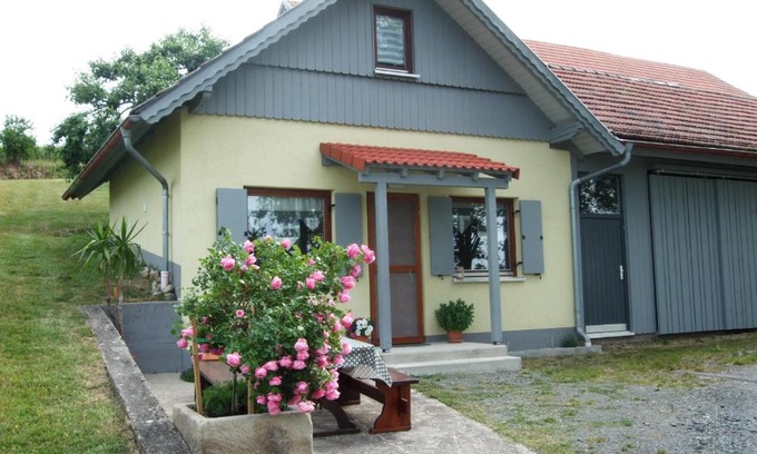 Stadtlauringen Apartment | Ferienwohnung Bockelt
