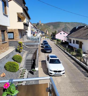 Kobern-Gondorf Apartment | Ferienwohnung Burg- und Moselblick