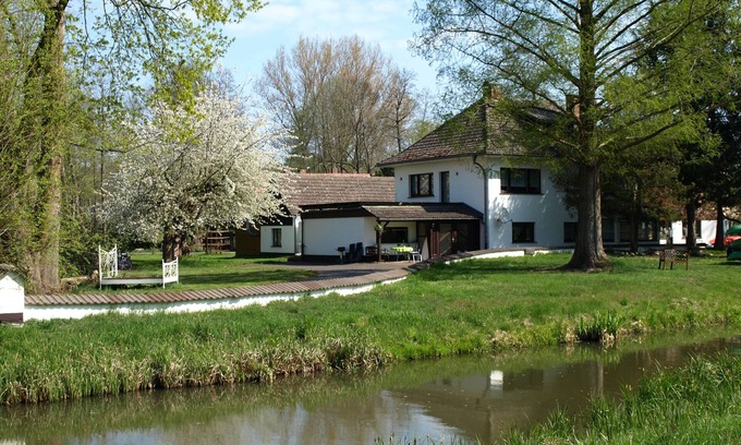 Kolonie Apartment | Ferienwohnung Duschka Direkt am Fließ - Ferienwohnung mit Wasserblick