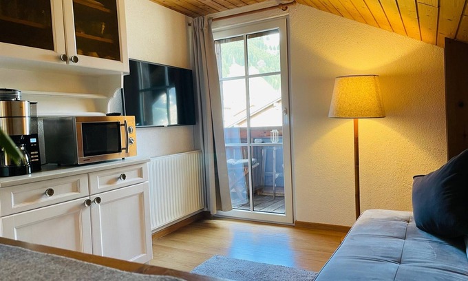 Schattwald Apartment | Ferienwohnung Eins - Gästehaus Holl