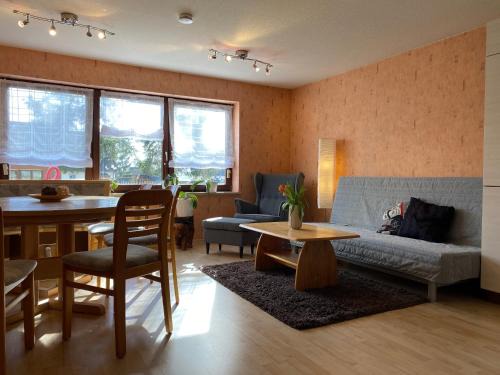 Bachhagel Apartment | Ferienwohnung Eva mit Blick ins Grüne