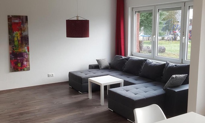Ansbach Apartment | Ferienwohnung Eyb mit Terrasse und Garten