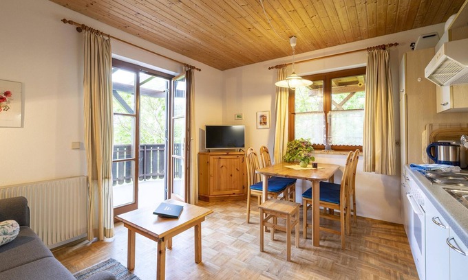 Ferndorf Apartment | Ferienwohnung für 2-4 Personen mit Großem Balkon - Bartlbauerhof