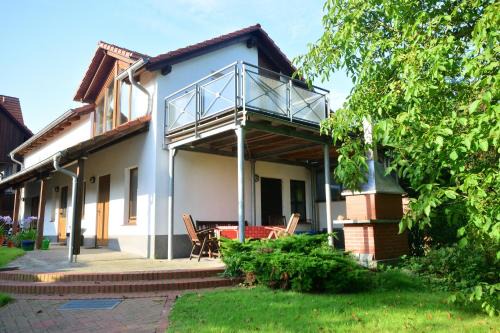Wickendorf Apartment | Ferienwohnung Gartenblick am Schweriner See