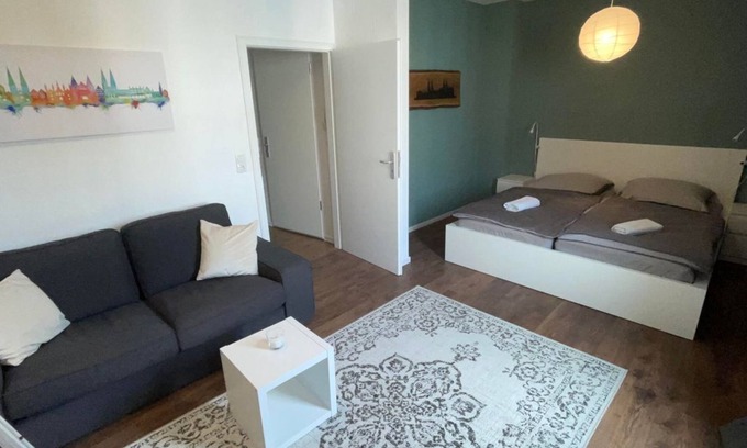 Lubeck City Centre Apartment | Ferienwohnung Hansetraum Lübeck - apartment/flat, bath, WC