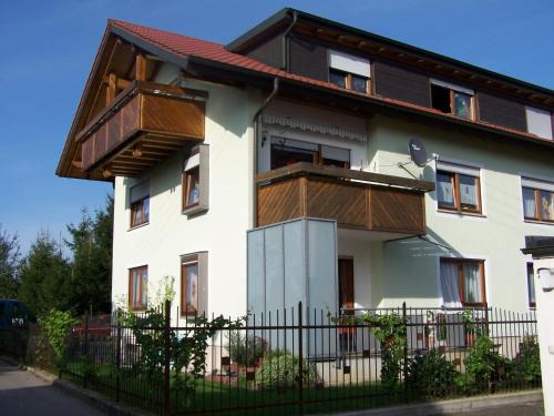 Ailingen Apartment | Ferienwohnung Haus Pistillo