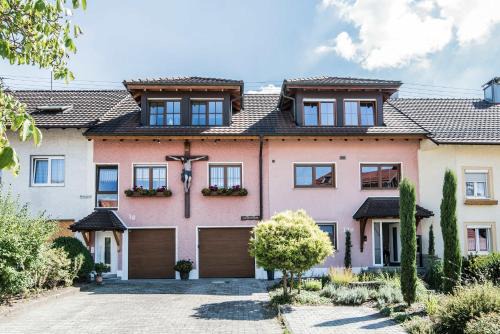 Hilzingen Apartment | Ferienwohnung Heilsbergblick
