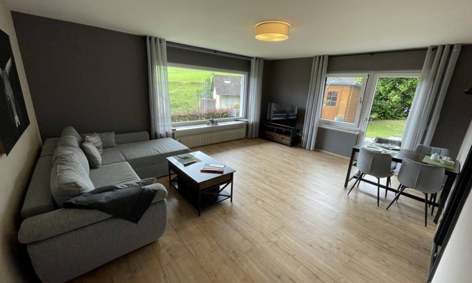 Hausen Apartment | Ferienwohnung "Im Wiesenrain" - Appartement/fewo, Dusche, WC, Terrasse