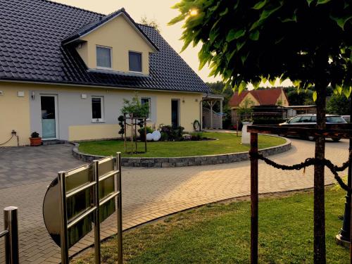 Mirowdorf Apartment | Ferienwohnung „Kranich“