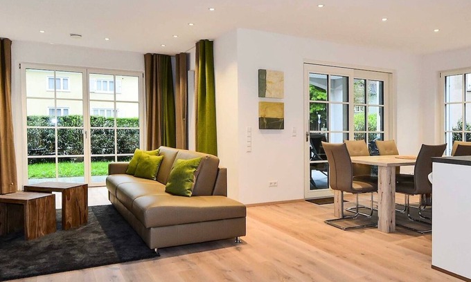 Aschach Apartment | Ferienwohnung Luxus am Toskanapark - Luxus-ferienwohnung; Seenah und Exklusiv