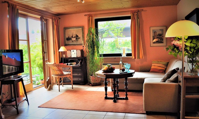 Chieming Apartment | Ferienwohnung mit 1 Schlafzimmer und Südwestterrasse