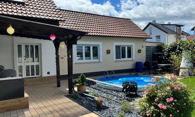 Roemerberg Apartment | Ferienwohnung mit Pool - Römerberg - Speyer