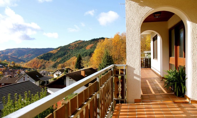 Busterbach Apartment | Ferienwohnung mit Sonnenterrasse und Kamin, 81qm, 1 Schlafzimmer, max. 4 Personen