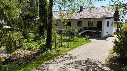 Vilsheim Apartment | Ferienwohnung Monteurwohnung Greengarden