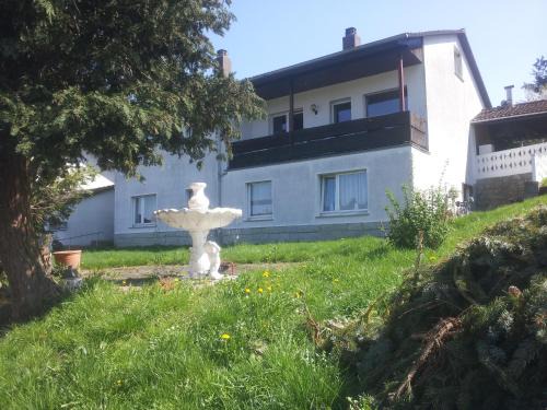 Fritzlar Apartment | Ferienwohnung Sauer