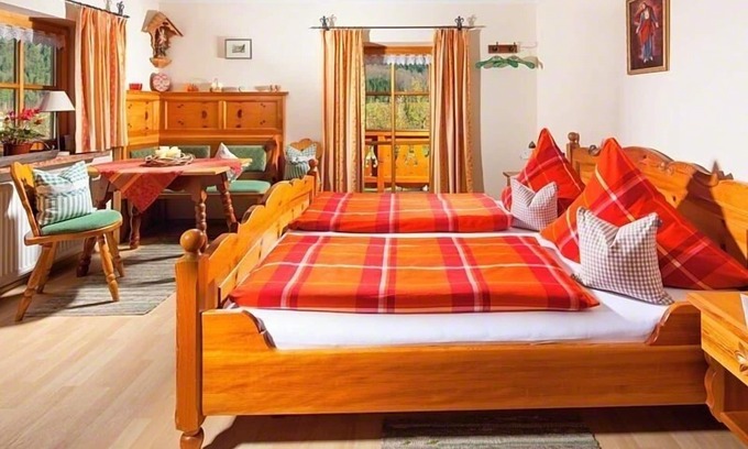 Bischofswiesen Apartment | Ferienwohnung Untersberg für 1-2 Personen, ca. 25 m², Wohnschlafraum, Kochnische, Balkon
