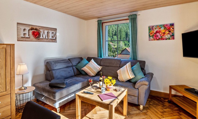Enzklosterle Apartment | Ferienwohnung Wildbach, 80qm, 2 Schlafzimmer, max. 4 Erwachsene und 2 Kleinkinder