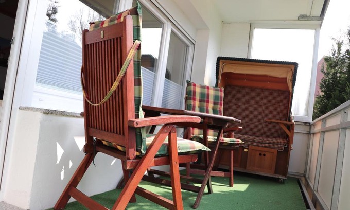 Emden Apartment | Ferienwohnung Wippsteert - 5 Sterne - mit Balkon und Pkw Stellplatz
