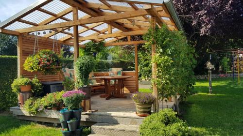 Kromsdorf-Nord Apartment | Ferienwohnungen Am Schenkgarten