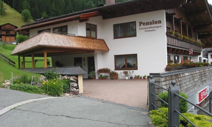 Maria Luggau Apartment | Ferienwohnungen Pension Prünster