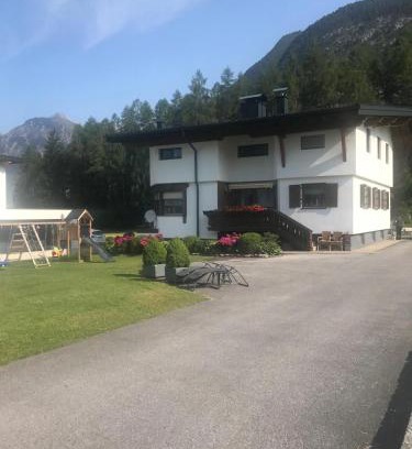 Nassereith Apartment | Ferienwohnungen Schleich