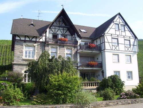 Lieser Apartment | Ferienwohnungen Zum Niederberg