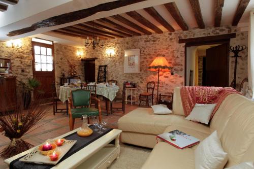 Chierry Bed & Breakfast | Ferme Historique Jean De La Fontaine et ses chambres d'hôtes Hammam-Spa - 4 étoiles