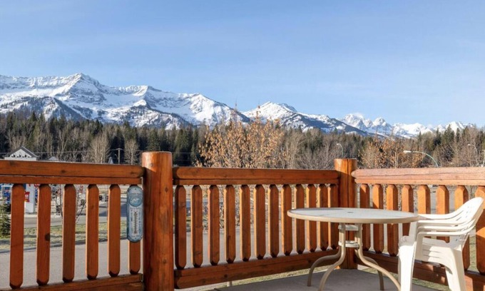 East Kootenay Condo | Fernie Riverside 3 Bedroom Condo - Mountain View