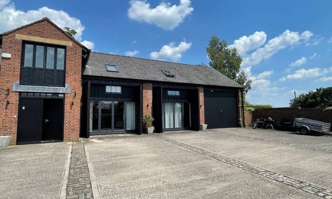 Pickmere House | Fernside Barn - Studio Apartment