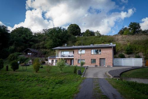 Glees Apartment | Fewo am Wingertsberg Glees Laacher See