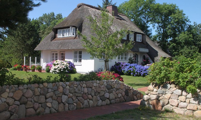 Nieblum Apartment | FeWo - DG - Dieksweg 3 - Pure nature idyll. estate