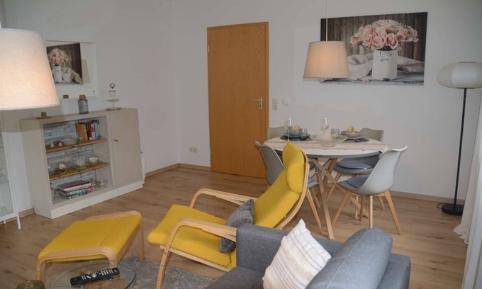 Bomighausen Apartment | FeWo Luise - Cozy vacation apartment for 2