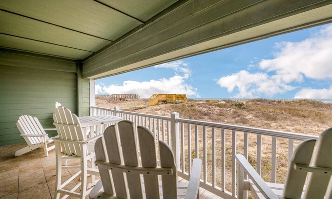 Kill Devil Hills Condo | FFR104 - Beach Retreat by First Flight Rentals