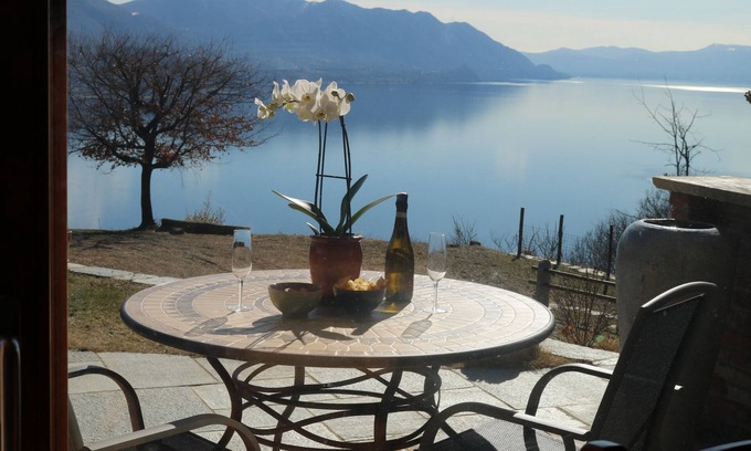Maccagno Apartment | Finca Cascina Borchina SOLE country estate, relaxation, dream lake view, nature, organic
