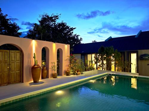 Rim Nuea Bed & Breakfast | Fieldlight & Pool Villa private pool云上稻影