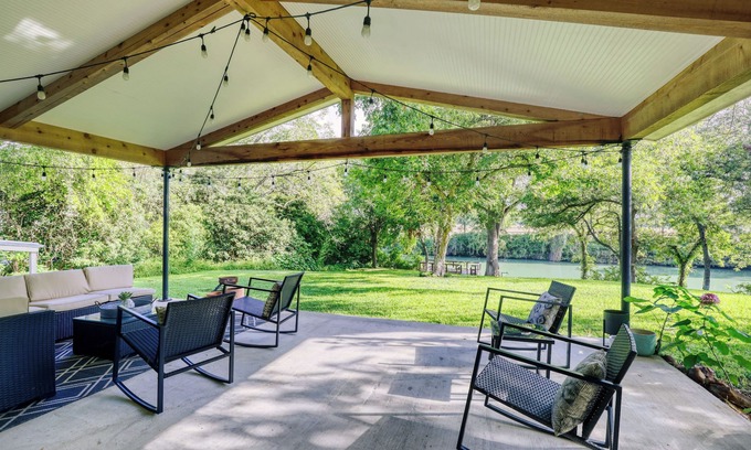 Seguin House | Fika on The Guadalupe- a charming RIVERFRONT retreat that sleeps 13.