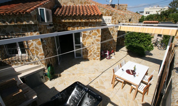 Els Poblets Villa | Finca basket, wheelchair accessible, stone villa by the sea.