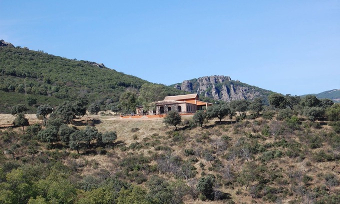Santa Elena House | Finca El Collado de los Jardines en el Corazón del Parque Natural Despeñaperros