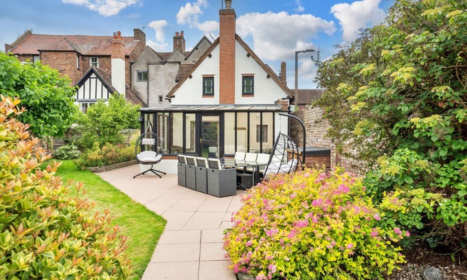 Bridgnorth Cottage | Finest Retreats | Barn Cottage