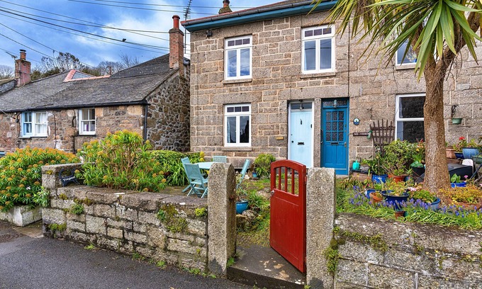 Mousehole Cottage | Finest Retreats | Cosy Mousehole Cottage